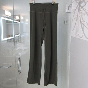 VUORI Olive Green Yoga Pants--Size Medium--Inseam 30 1/2 inches